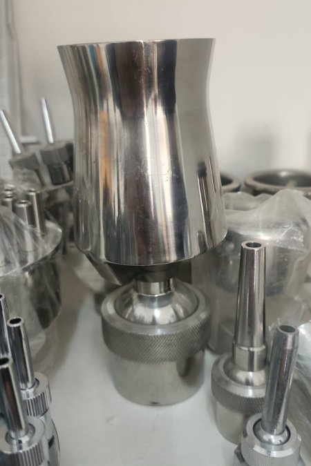 رأس نافورة على شكل فوهة بوق